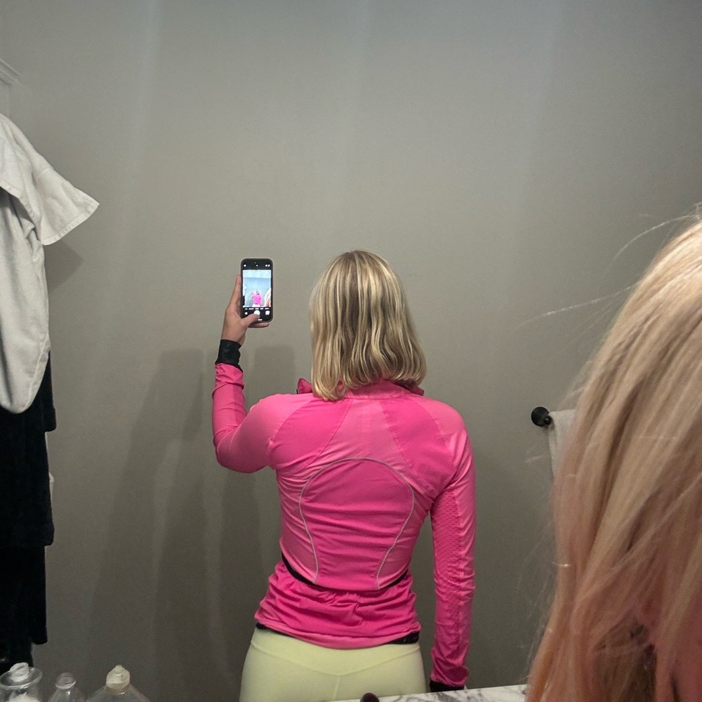 Rare vintage Lululemon paceline jacket in color pinkelicious size 4-